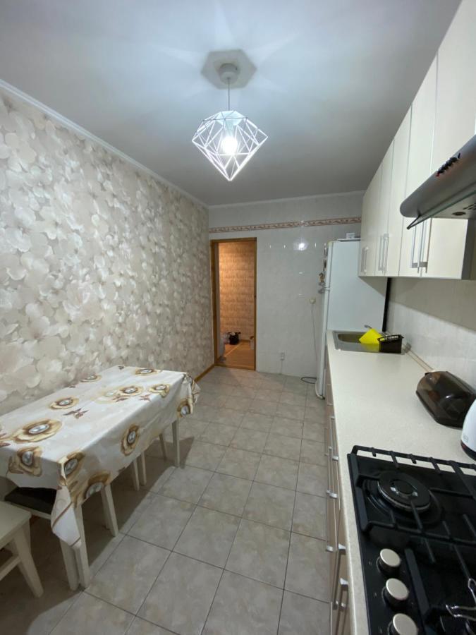 Затишна 2-Х Кімнатна Квартира - Дім Kamjanez-Podilskyj Exterior foto